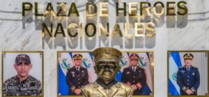 AUTORIDADES RINDEN HOMENAJE PÓSTUMO A HÉROES CAÍDOS EN CUMPLIMIENTO DEL DEBER