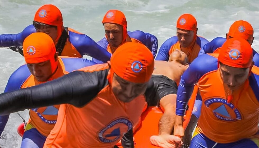 DESARROLLAN SIMULACRO PARA CONCIENTIZAR A LOS SALVADOREÑOS DURANTE LAS VACACIONES