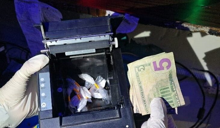 FGR REALIZA ALLANAMIENTO EN BAR DE SAN SALVADOR Y DECOMISA DROGA