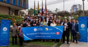 JUVENTUD LATINOAMERICANA SE UNE POR LA PAZ EN FORO Y CAMINATA HISTÓRICA EN PERÚ