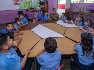 MINISTRA DE EDUCACIÓN INICIA PRIMER DÍA DE TRABAJO CONOCIENDO NECESIDADES DE LOS CENTROS ESCOLARES