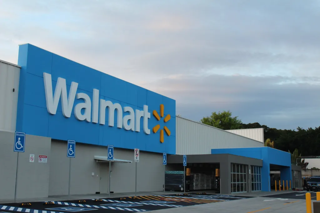 WALMART ANUNCIA NUEVA SUCURSAL Y $264 MILLONES DE INVERSIÓN EN EL SALVADOR