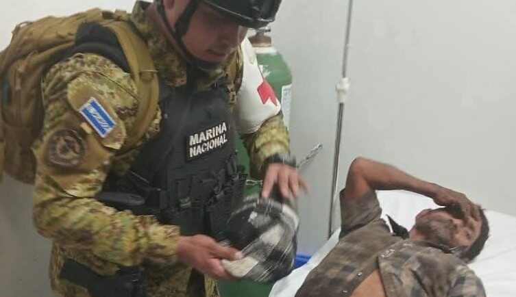 ELEMENTOS DE LA MARINA NACIONAL LOCALIZAN A “DON PIPE”, LUGAREÑO EXTRAVIADO EN PUERTO EL TRIUNFO