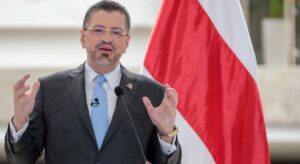 PIDEN RETIRAR INMUNIDAD A PRESIDENTE DE COSTA RICA