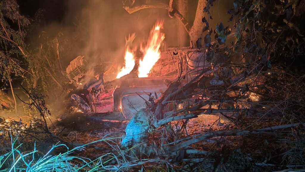 VEHÍCULO SE INCENDIA EN CARRETERA HACIA CONCEPCIÓN, CHALATENANGO