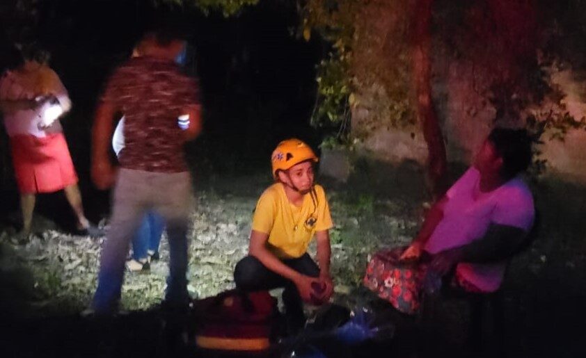 HOMBRE CORTABA ZAPOTES Y SUFRIÓ UN PARO CARDÍACO EN LA PAZ