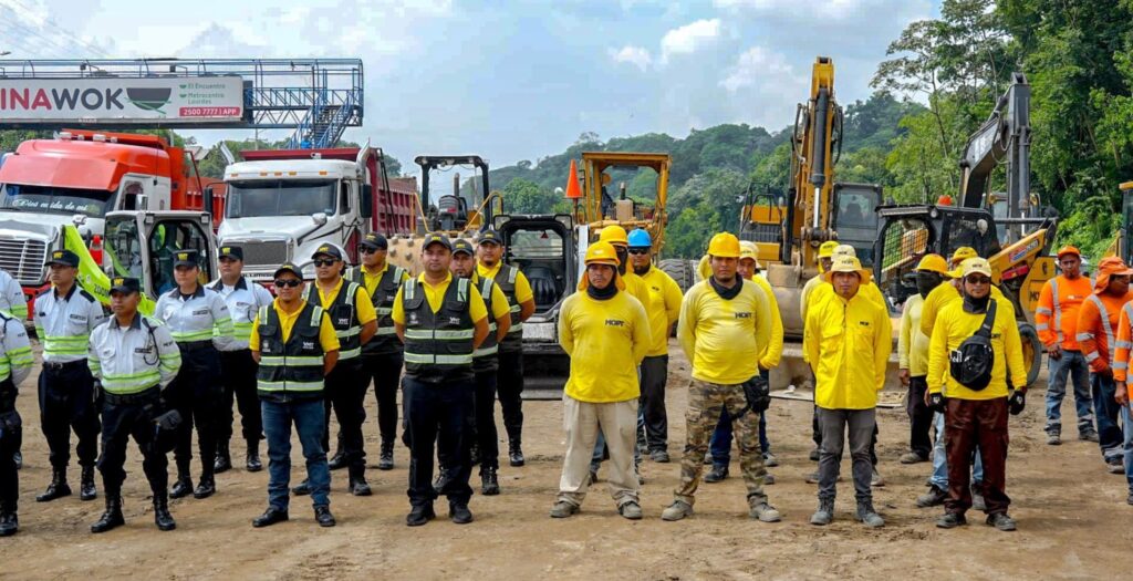MOP DESPLIEGA MÁS DE 300 CUADRILLAS PARA EMERGENCIAS EN CARRETERAS POR LLUVIAS