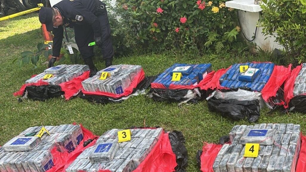 MARINA Y ANTINARCÓTICOS DAN GOLPE AL NARCOTRÁFICO EN COSTAS SALVADOREÑAS
