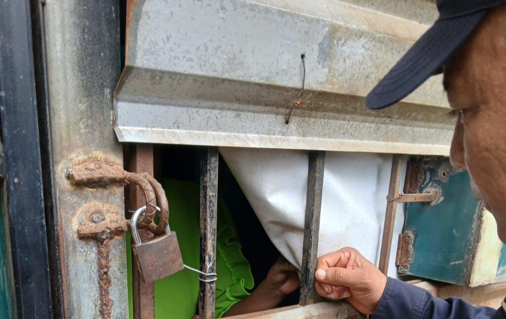 CAPTURAN A HOMBRE QUE MANTENÍA SECUESTRADA A SU PAREJA