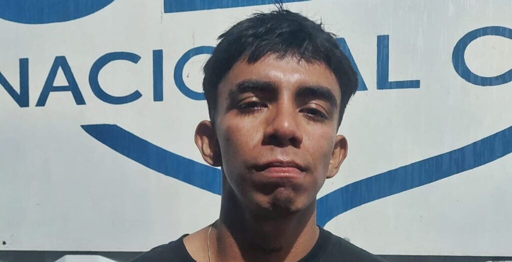 JOVEN QUE HIRIÓ CON UN CUCHILLO Y ASALTÓ A LA PAREJA DE SU EXNOVIA