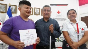 CRUZ ROJA SALVADOREÑA FORMA A PERSONAS CON DISCAPACIDAD VISUAL EN MASOTERAPIA