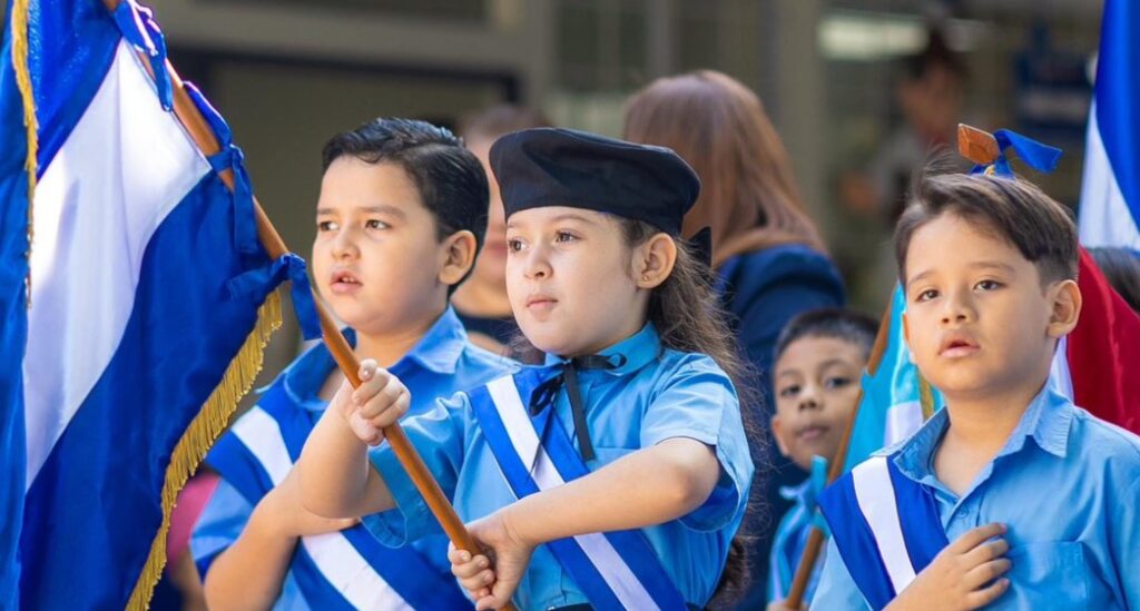 Ministra Trigueros: “tenemos una patria para sentirnos orgullosos. hoy, al cantar nuestro himno y al saludar a la bandera”
