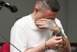 VIAJABA EN SU VEHÍCULO CON COCAÍNA Y OCULTABA MÁS EN SU CASA