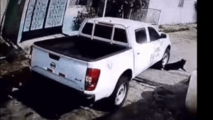 EMPLEADO DE CEL DESPEDIDO TRAS ATROPELLAR A UN PERRO EN CUSCATLÁN