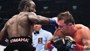 EL BOXEADOR MEXICANO CANELO ÁLVAREZ PIERDE EL REINADO