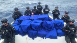 PRESIDENTE BUKELE ANUNCIA DECOMISO DE 1.4 TONELADAS DE COCAÍNA