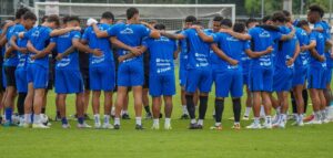 SELECTA CALIENTA MOTORES PREVIO AL DUELO ANTE GUATEMALA EN EL CUSCA