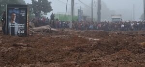 DERRUMBE BLOQUEA CARRETERA QUE CONECTA GUATEMALA Y EL SALVADOR