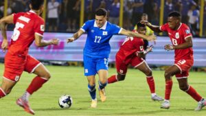 EL VAR SALVÓ A PANAMÁ EN EL CUSCATLÁN: DERROTA 1-0 COMPLICA A LA SELECTA