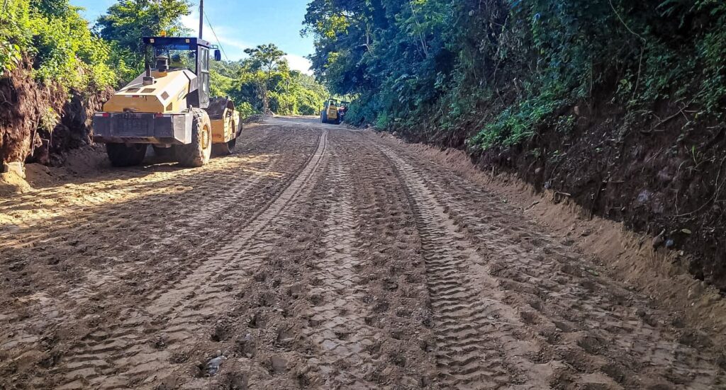 AVANZA CONSTRUCCIÓN DE 9.2 KILÓMETROS DE NUEVA CALLE EN YAYANTIQUE, LA UNIÓN