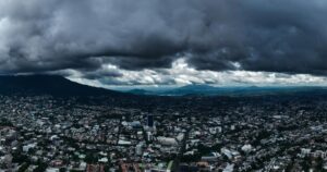 LLUVIAS CONTINUARÁN EN EL PAÍS Y AUTORIDADES VIGILAN NUEVO SISTEMA DE BAJA PRESIÓN