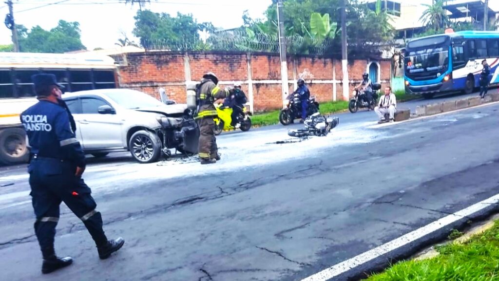 DOS LESIONADOS EN ACCIDENTE EN EL BULEVAR SAN BARTOLO