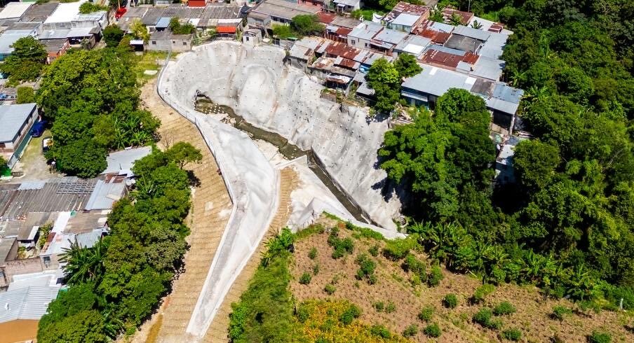 MOP ENTREGA OBRAS DE PROTECCIÓN EN LOS SANTOS 2, SOYAPANGO