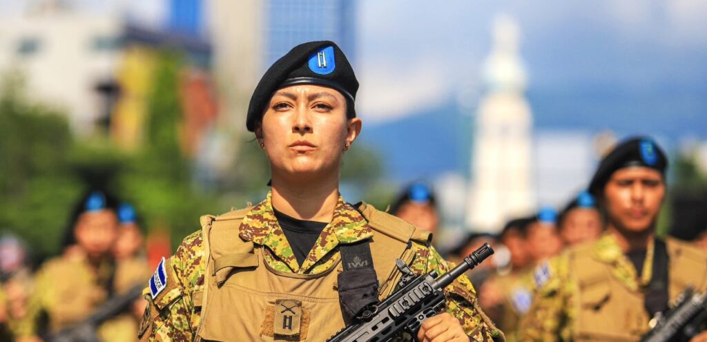 ESTE AÑO ENTRAN EN VIGENCIA NUEVOS GRADOS EN LA FUERZA ARMADA