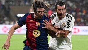 SALVADOREÑOS A LA EXPECTATIVA ANTE PARTIDO DE LAS LEYENDAS DEL REAL MADRID Y BARCELONA