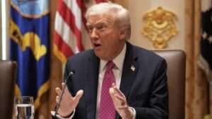 TRUMP ASEGURA QUE IMPONDRÁ MÁS ARANCELES A COLOMBIA TRAS DISPUTA CON PETRO