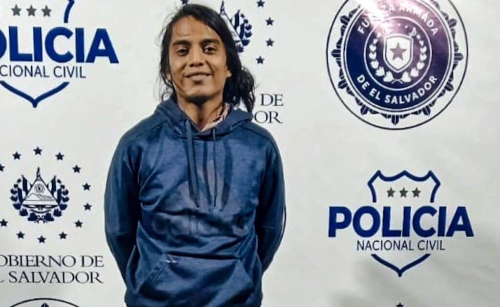 CAPTURAN A SUJETO CON MARIHUANA Y PARAFERNALIA EN SOYAPANGO