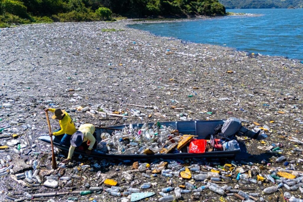 EL CERRÓN GRANDE Y POTONICO SE AHOGAN EN BASURA: LA INCULTURA SALVADOREÑA NO DA TREGUA