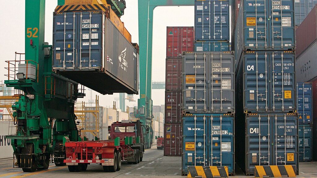 CHINA ROMPE RÉCORDS DE EXPORTACIÓN PESE A LA GUERRA ARANCELARIA DE TRUMP