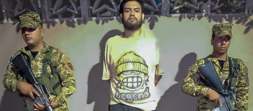 CAPTURAN A SUJETO CON DROGA, CELULAR Y VEHÍCULO DURANTE PATRULLAJE