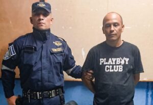 CON 146° DE ALCOHOL: CONDUCTOR BORRACHO INVADE CARRIL Y CAUSA ACCIDENTE