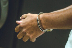 MENOR DE LA MS-13 CAPTURADO “EN CALIENTE” MIENTRAS DABA SEGUIMIENTO A VÍCTIMA