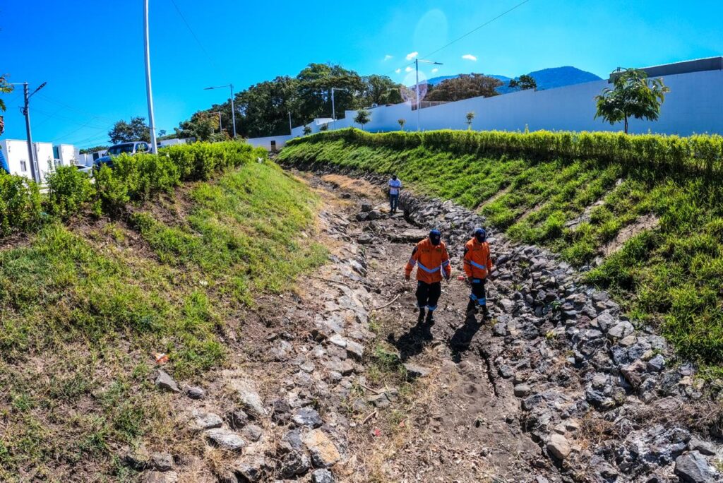 ¡ALERTA ROJA! TALUDES INESTABLES Y ESCORRENTÍA VOLCÁNICA AMENAZAN A CIUDAD MARSELLA