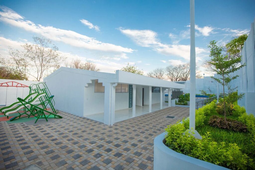 GOBIERNO DE NAYIB BUKELE ALCANZA LAS 460 ESCUELAS REMODELADAS EN TIEMPO RÉCORD