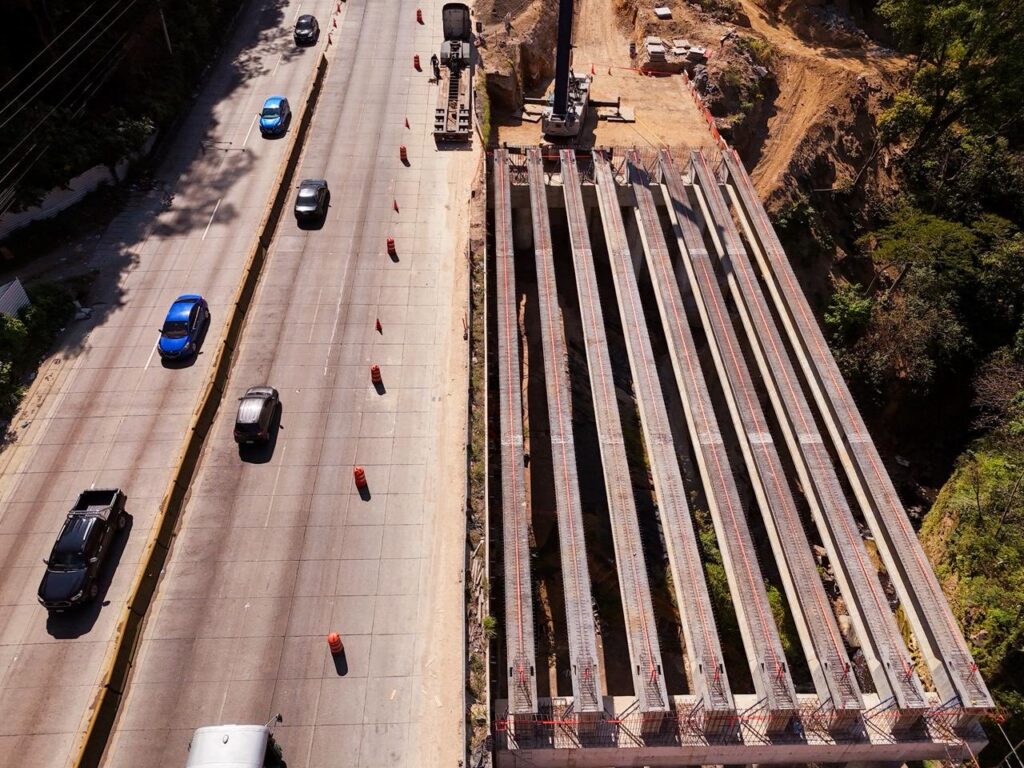LOS CHORROS: INSTALAN VIGAS EN EL VIADUCTO FRANCISCO MORAZÁN Y AVANZAN AMPLIACIONES