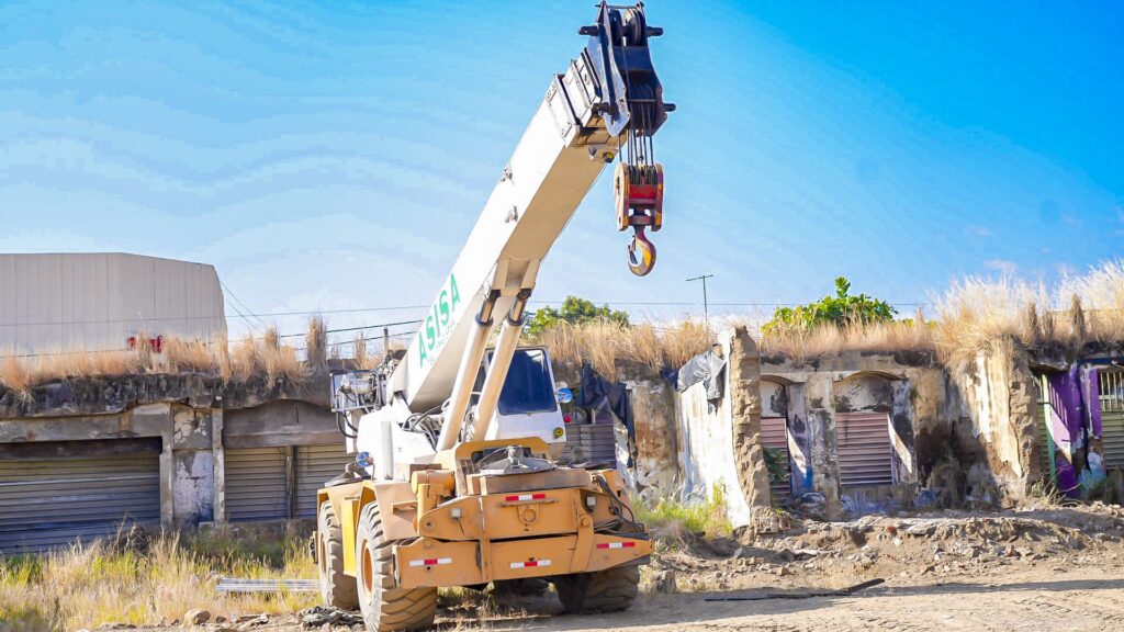 ALCALDÍA DE SANTA ANA CENTRO INTENSIFICA OBRAS DEL MERCADO CENTRAL CON NUEVA MAQUINARIA PESADA