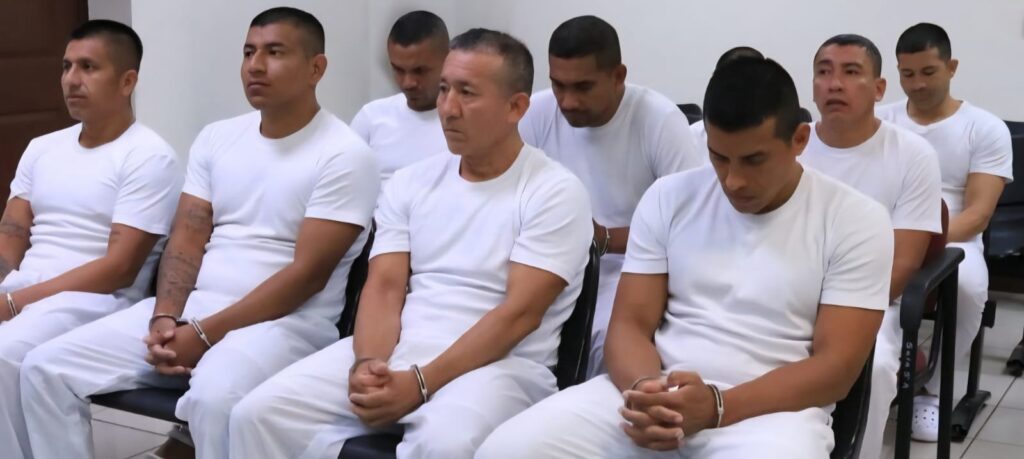 CONDENAN A 15 AÑOS DE PRISIÓN A NUEVE EXTRANJEROS POR TRANSPORTAR COCAÍNA VALORADA EN MÁS DE $37 MILLONES