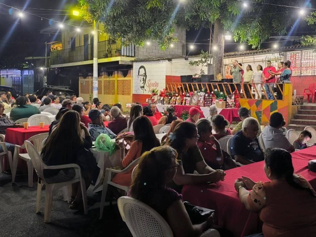 MILITANTES DEL FMLN SE OPONEN A LA SUBASTA DE SU SEDE POR SER «HISTÓRICA» EN MEJICANOS