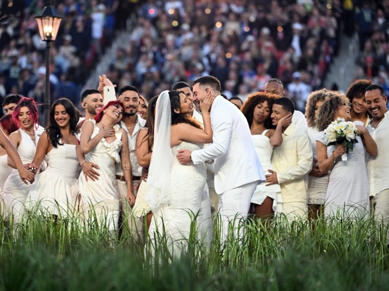 DE EL SALVADOR AL ESCENARIO MÁS VISTO DEL MUNDO: BODA HISTÓRICA EN EL SUPER BOWL