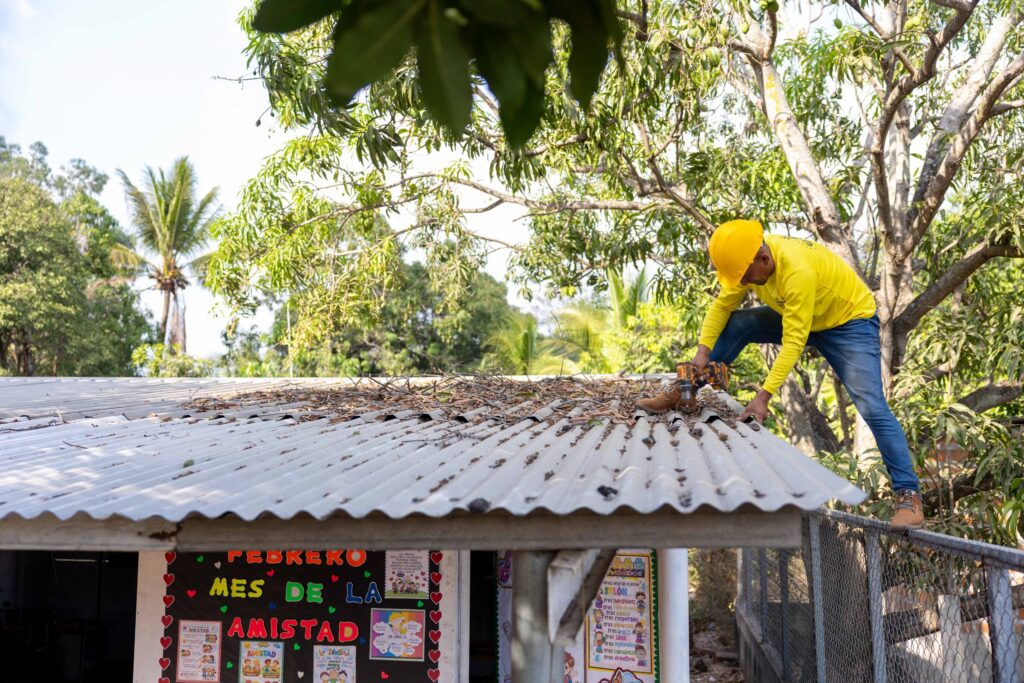 CENTRO ESCOLAR CASERÍO EL CASTAÑO EN SONSONATE RECIBE RECONSTRUCCIÓN TOTAL