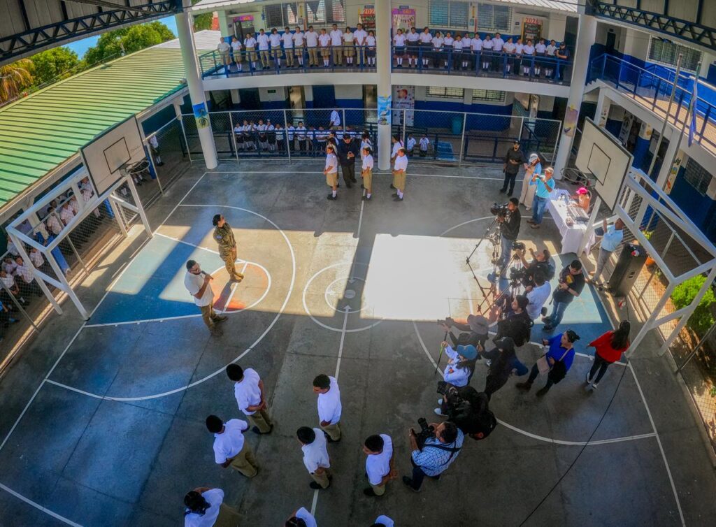 GOBIERNO ANUNCIA BACHILLERATO EN TURISMO EN ISLA ZACATILLO PARA APROVECHAR EL AUGE TURÍSTICO EN LA UNIÓN