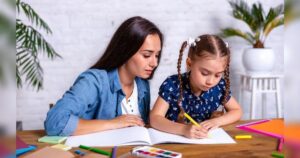 SALVADOREÑAS PODRÁN TRABAJAR COMO NIÑERAS EN EE.UU.: ASÍ PUEDES APLICAR