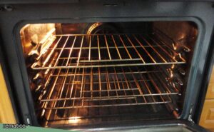 RETIRAN COCINAS DE GAS FRIGIDAIRE DEL MERCADO POR RIESGO DE QUEMADURAS EN EL HORNO