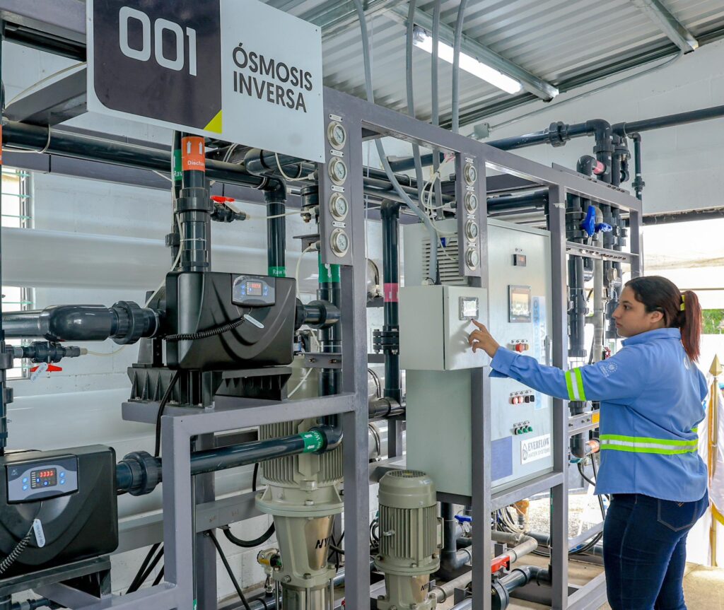 GOBIERNO ENTREGA PLANTA DESALINIZADORA EN EL MAJAHUAL: NUEVA FUENTE DE AGUA POTABLE