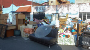 JUEZA ORDENA DESALOJO DE MUJER ACUSADA DE USURPAR VIVIENDA EN SOYAPANGO