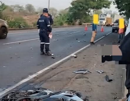FALLECE MOTOCICLISTA TRAS SER IMPACTADO POR RASTRA EN CARRETERA LITORAL